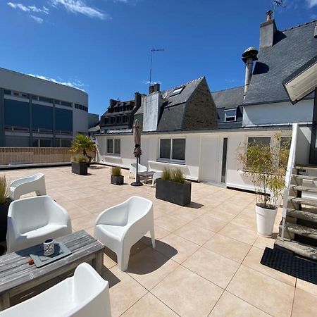Votre Mini Maison En Plein Coeur Du Centre Ville -Terrasse - Et Parking Prive Sur Place Clos - Draps Et Menage Inclus Конкарно Екстериор снимка