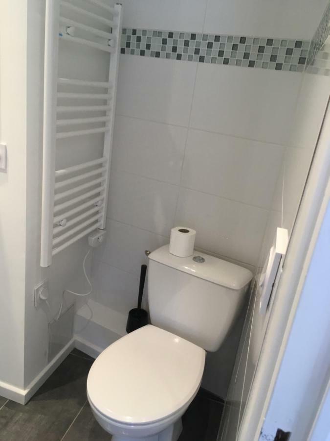 Votre Mini Maison En Plein Coeur Du Centre Ville -Terrasse - Et Parking Prive Sur Place Clos - Draps Et Menage Inclus Конкарно Екстериор снимка